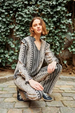FREEQUENT FQTIDY - MØNSTRET BLUSE - SORT OG BEIGE